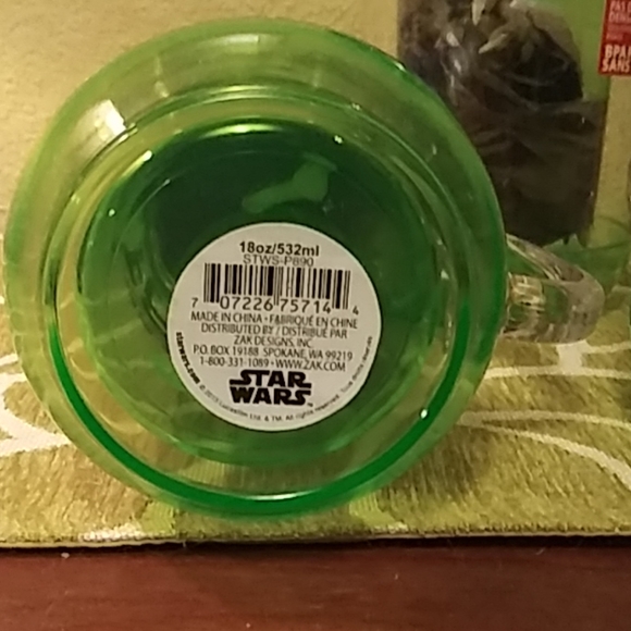 NEW*STAR WARS YODA INSULATED SET OF 4 PLASTIC MUGS - Picture 5 of 5